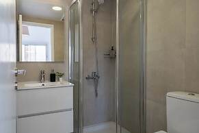 Hermes 2-BR Apt. & Balcony in Larnaca