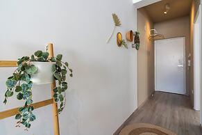 Hermes 2-BR Apt. & Balcony in Larnaca