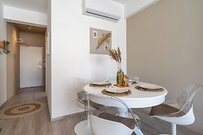 Hermes 2-BR Apt. & Balcony in Larnaca