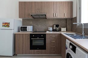 Hermes 2-BR Apt. & Balcony in Larnaca