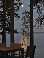Lakeside Cottages
