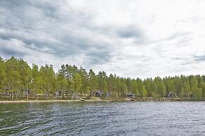 Lakeside Cottages