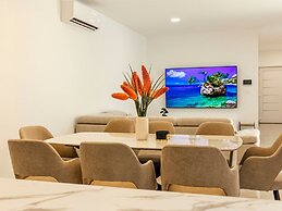 Villa Aura With Heated Pool