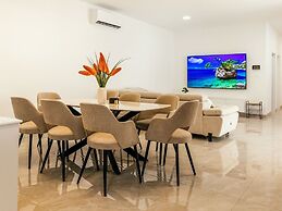 Villa Aura With Heated Pool