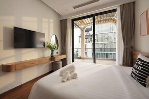 GRAND LUX by BRIO
