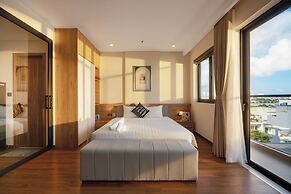 GRAND LUX by BRIO