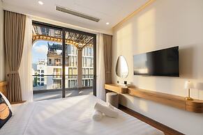 GRAND LUX by BRIO