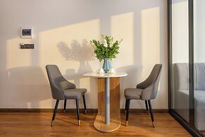 GRAND LUX by BRIO