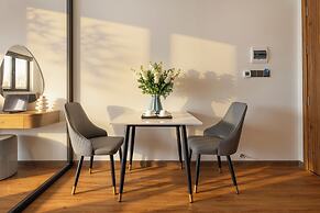 GRAND LUX by BRIO
