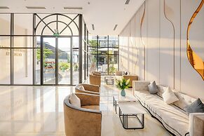 GRAND LUX by BRIO