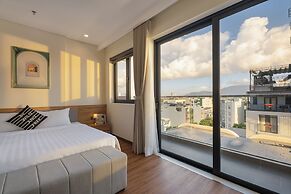 GRAND LUX by BRIO