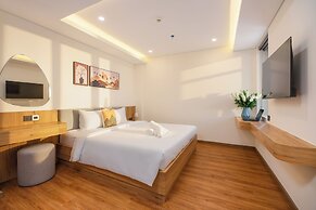 GRAND LUX by BRIO
