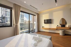 GRAND LUX by BRIO