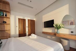 GRAND LUX by BRIO