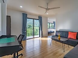 Luxurious Villa With Private Pool and Stunning Views