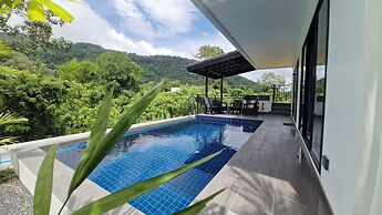 Luxurious Villa With Private Pool and Stunning Views