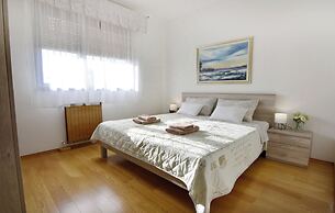 Peaceful Apartment With Private Terrace