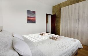 Peaceful Apartment With Private Terrace