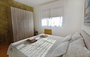 Peaceful Apartment With Private Terrace