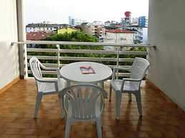 Bright Studio With Lovely Balcony