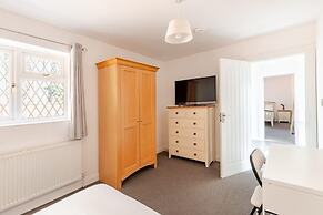 2 Bedroom Bangalow