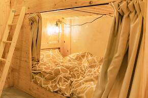 ArtBar & GuestHouse ennova - Hostel