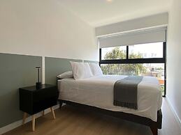 w Deluxe 2BR w Balcony View in Miraflores