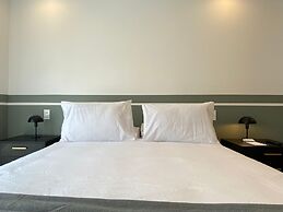 w Deluxe 2BR w Balcony View in Miraflores