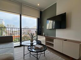 w Deluxe 2BR w Balcony View in Miraflores