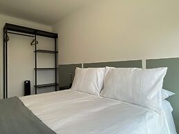 w Deluxe 2BR w Balcony View in Miraflores