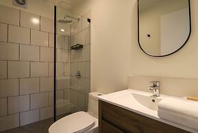 w Luxury Cozy 2BR w Balcony in Miraflores
