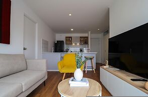 w Luxury Cozy 2BR w Balcony in Miraflores