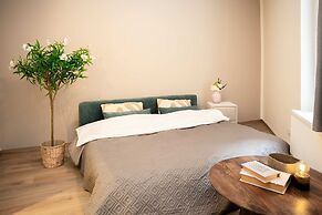 One Lux Stay 3BR / 2BA Antwerp Near Central Station