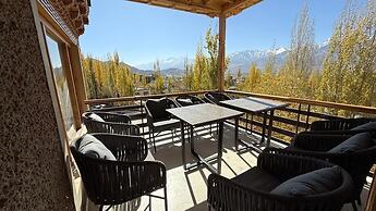 Kashi Ganga Inn