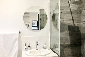 Cape Winelands Mountain View Getaway