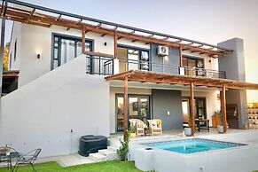 Cape Winelands Mountain View Getaway