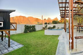 Cape Winelands Mountain View Getaway