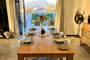 Cape Winelands Mountain View Getaway