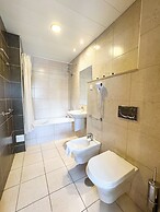 Hotel 13 de Outubro by Umbral