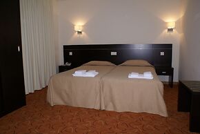 Hotel 13 de Outubro by Umbral