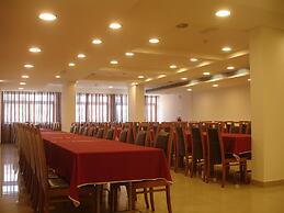 Hotel 13 de Outubro by Umbral