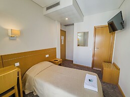 Hotel 13 de Outubro by Umbral