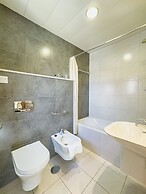 Hotel 13 de Outubro by Umbral