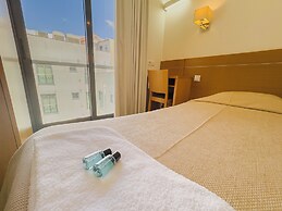 Hotel 13 de Outubro by Umbral