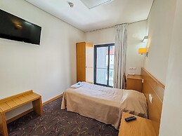 Hotel 13 de Outubro by Umbral