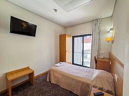Hotel 13 de Outubro by Umbral