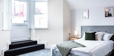 The Bayview Apart Hotel