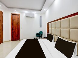 Collection O Hotel Evergreen