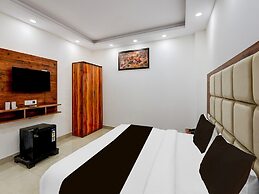 Collection O Hotel Evergreen