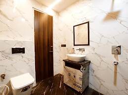 HOTEL MONDAY - Comfortable & Safe Stays